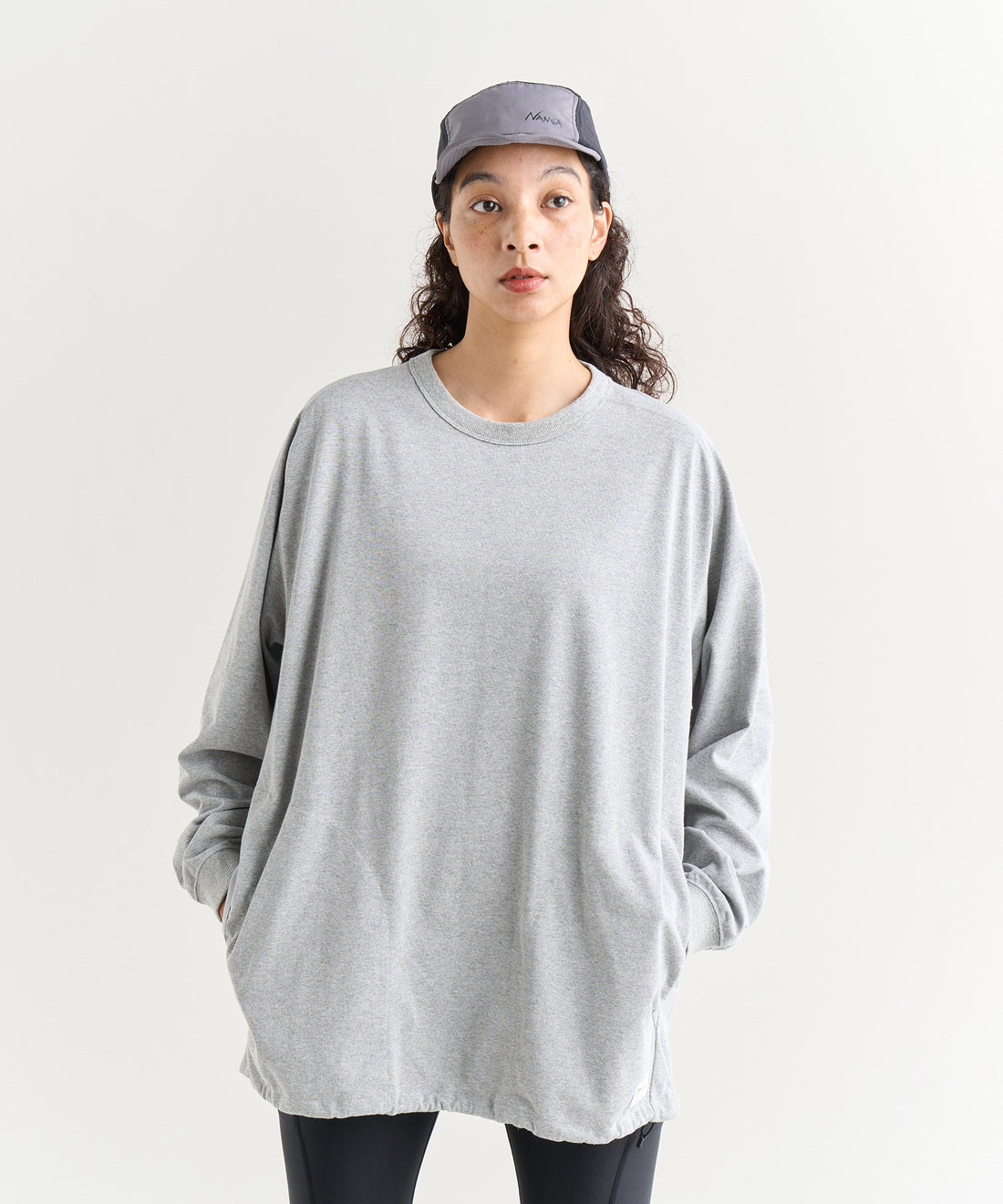 着用モデル: ウィメンズ 166cm / 着用サイズ:M