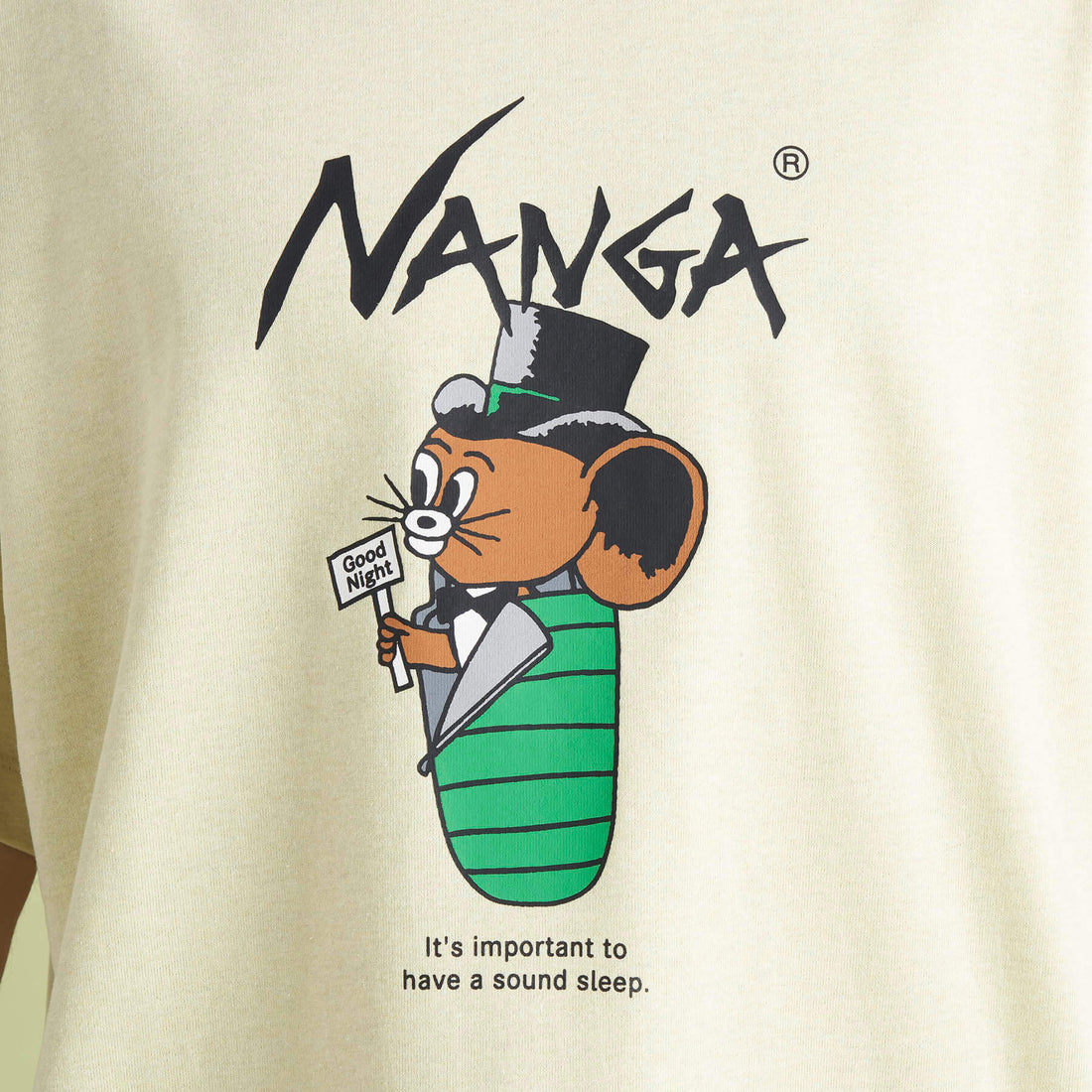 NANGA×Jerry Ukai ECO HYBRID Sleeping Jerry Marquez TEE