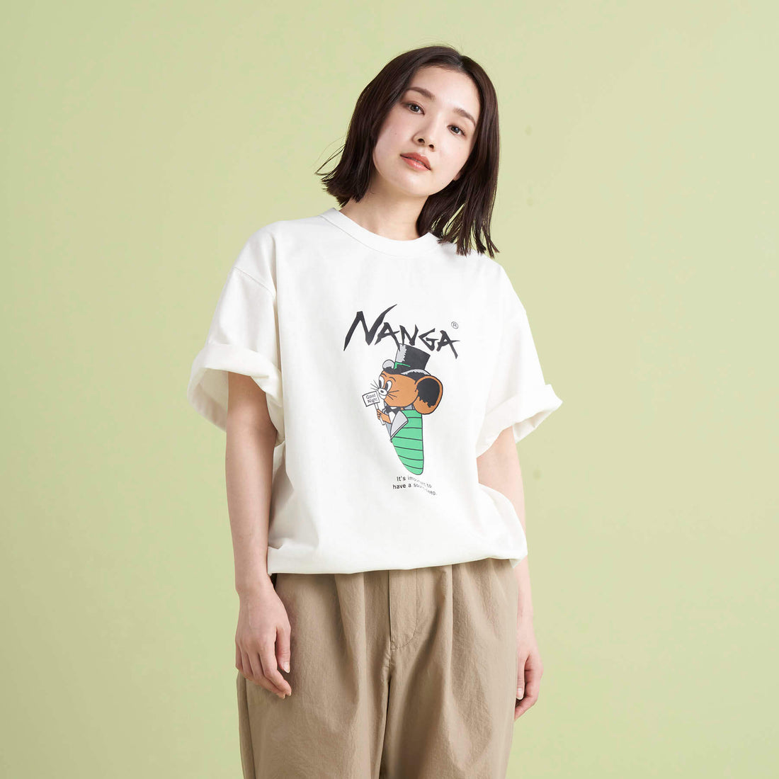 NANGA×Jerry Ukai ECO HYBRID Sleeping Jerry Marquez TEE