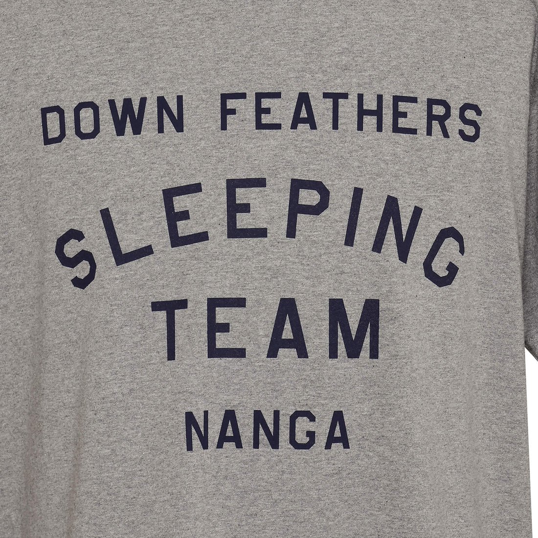 【直営店限定】NANGA×TACOMA FUJI RECORDS DOWN FEATHERS SLEEPING TEAM LOGO TEE