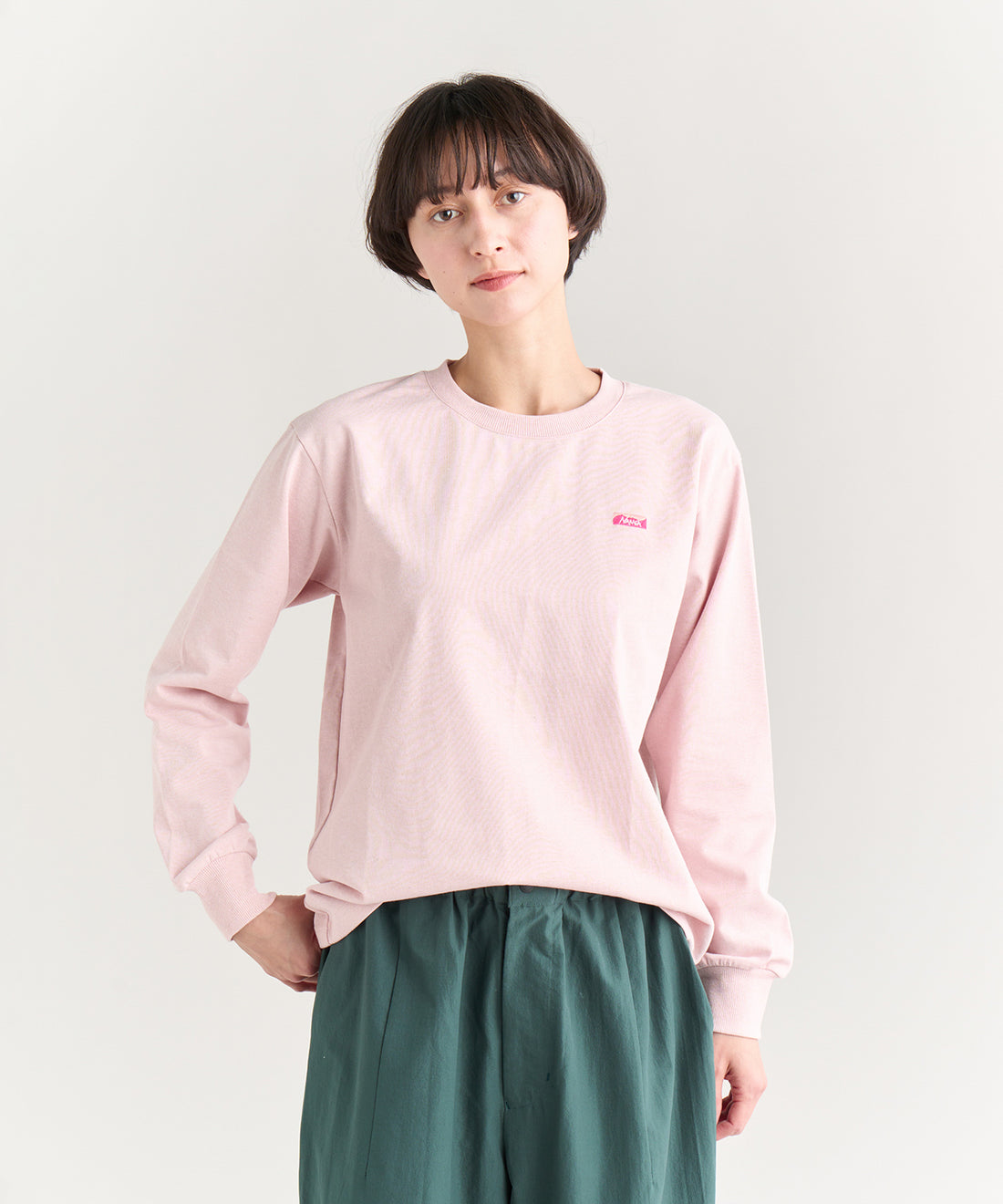 エコハイブリッド ボックスロゴ エンブロイダリー ロングスリーブTシャツ（ウィメンズ）
