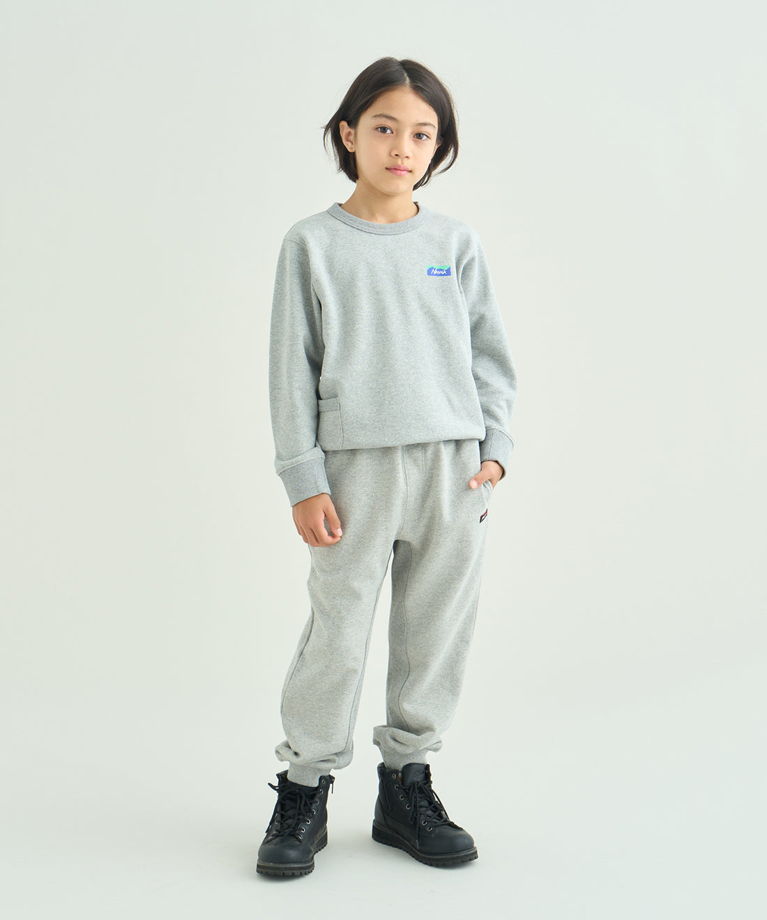 着用モデル：キッズ 121cm ／ 着用サイズ：120